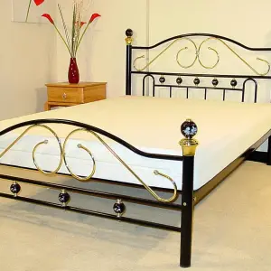 REENAM Bed